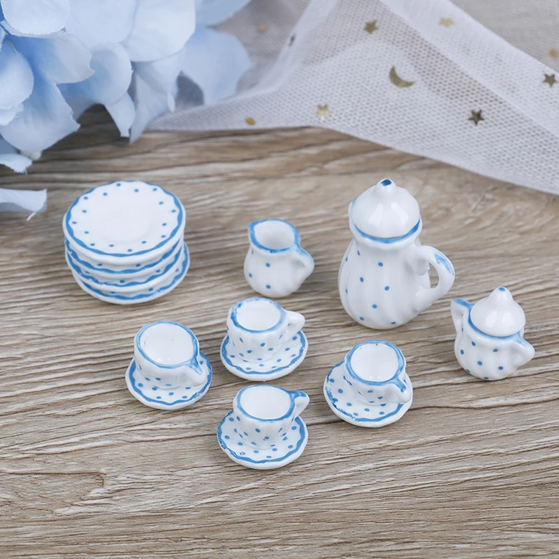 Conjunto de xícaras de chá e café de porcelana com bolinhas azuis em miniatura para casa de bonecas 15 peças 1:12