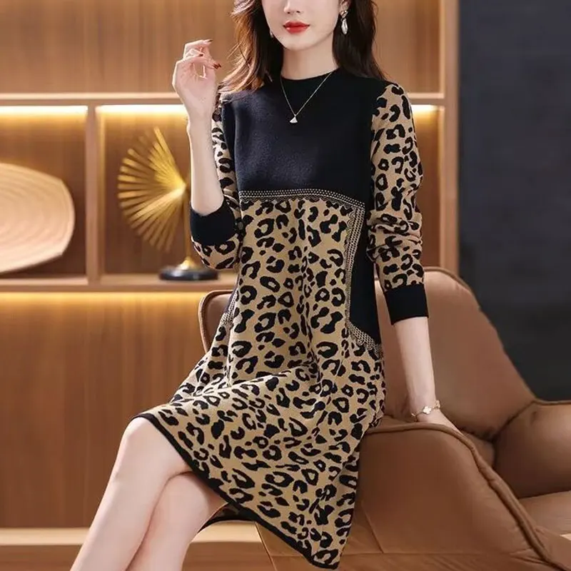 

Stylish Leopard Patchwork Dresses Autumn Winter Casual Half High Collar Vintage A-Line Waist Knitted Midi Dress Female Clothing