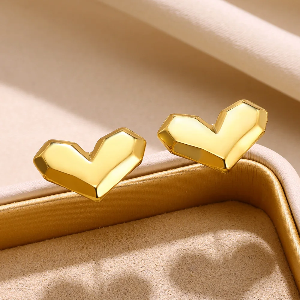 Stainless steel Polygonal Heart-shaped Women's Earrings Punk Design Romantic Men Stud Earrings Jewelry Accessories 2024