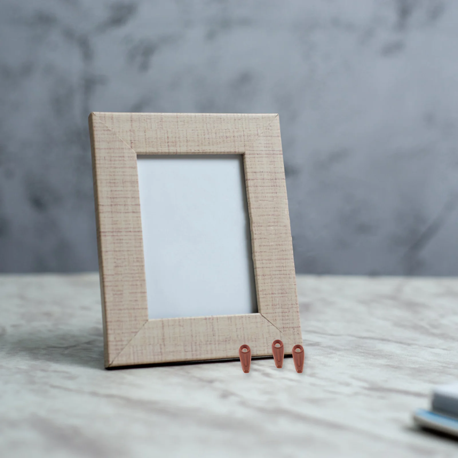 

200Pcs Picture Frame Backing Clips Durable Plastic Buckle Photo Frame Retainer Tabs Artwork DIY Fixing Accessories