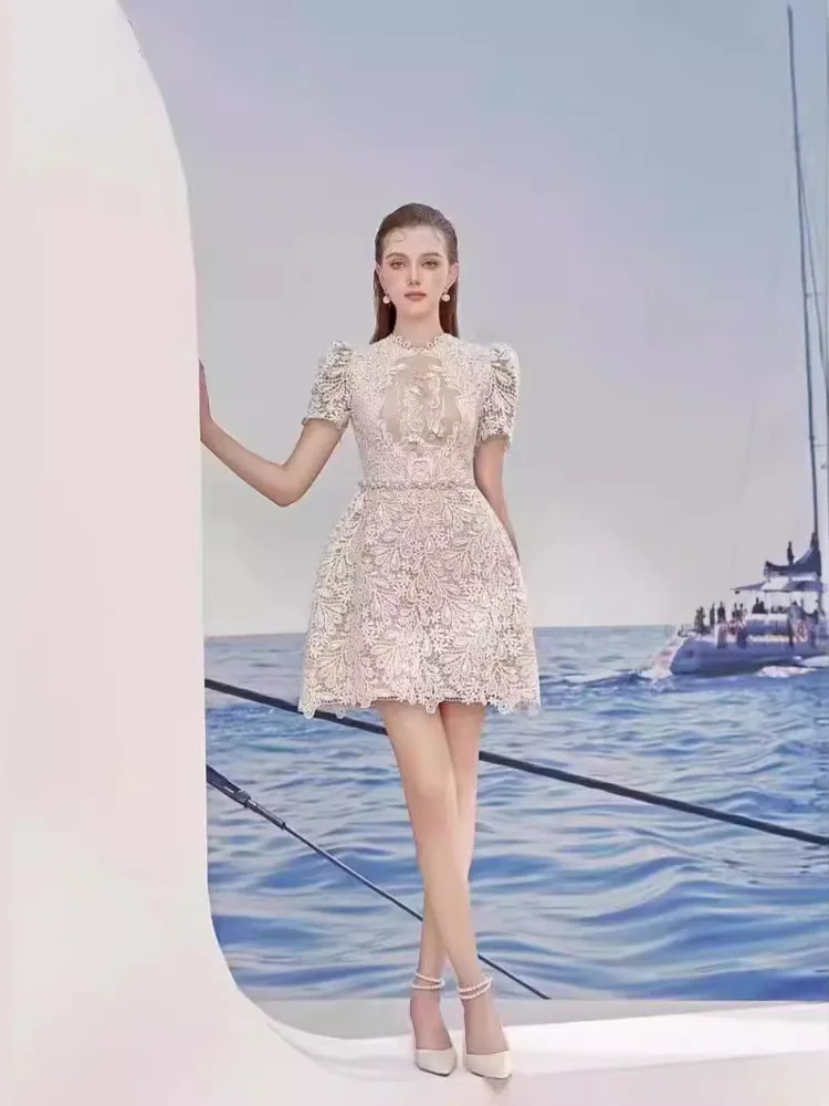 [oein] 2024 Summer Lace Hook Flower Hollow Spliced Seahorse Embroidery Sleeve Pearl Short Dress