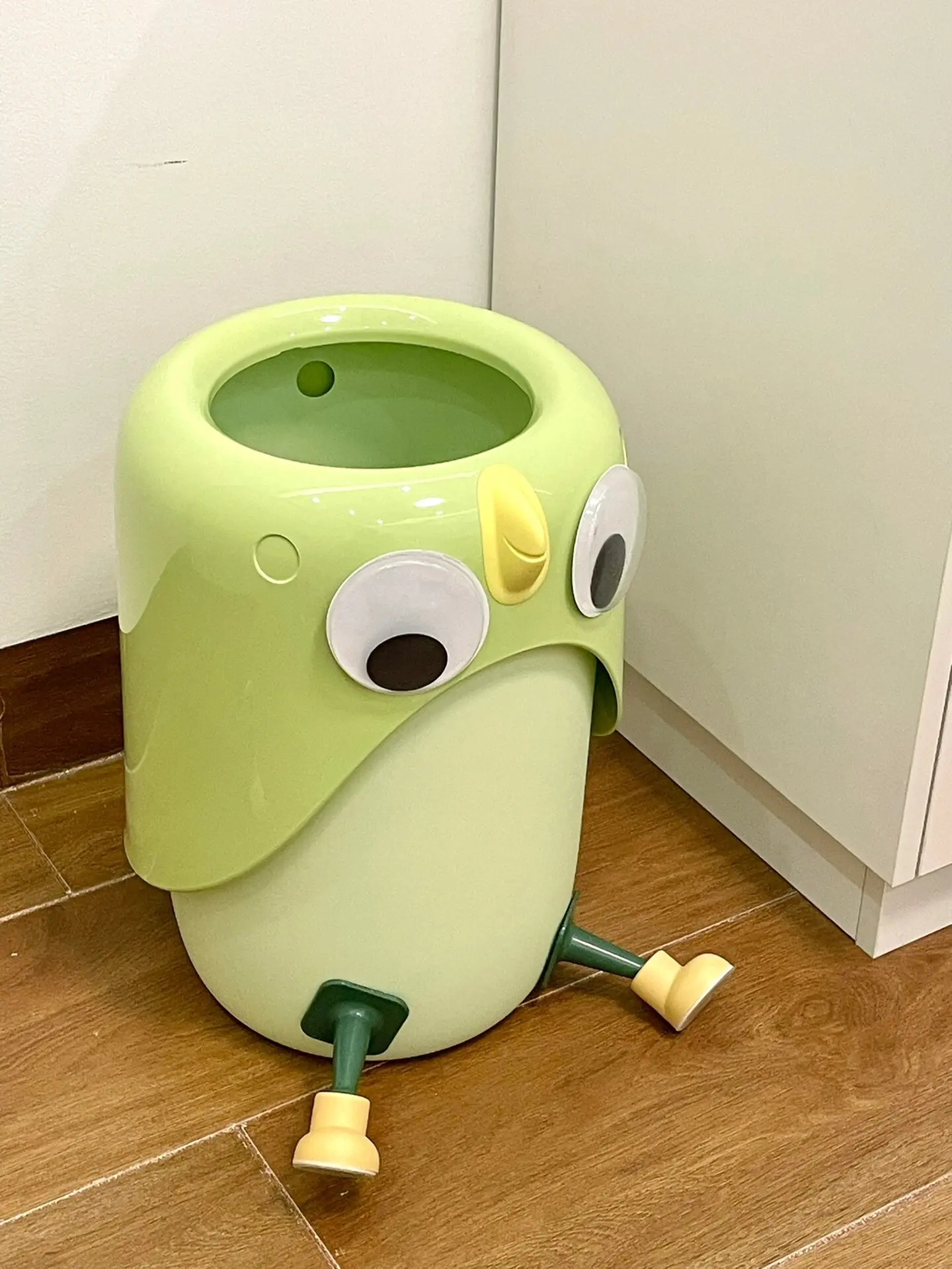 Big eyed cute trash can with no lid, DIY home living room, high aesthetic value, cute and large capacity paper basket