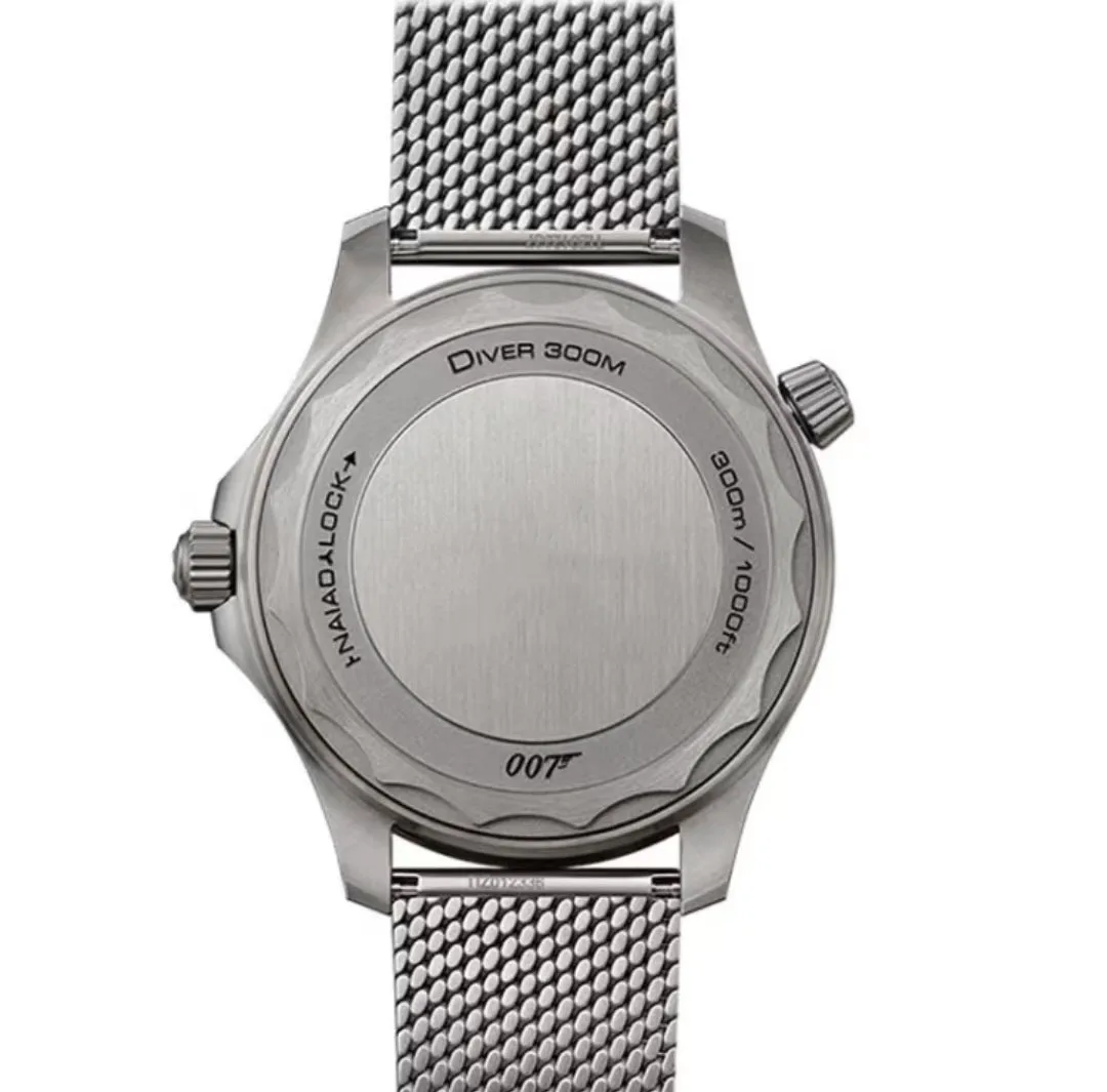 ساعة عصرية فاخرة ذات علامة تجارية راقية حركة ميكانيكية أوتوماتيكية قرص أزرق شبكي مضاد للحساسية حزام ساعة عالي القوة مرآة خام