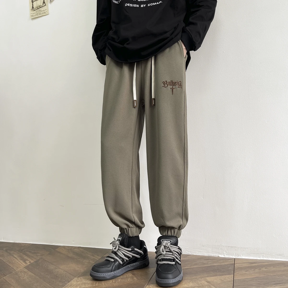 

Мужские повседневные брюки свободного кроя в американском ретро-стиле, спортивные штаны для хип-хопа, весна-осень, новинка, молодежная мода, базовые цвета