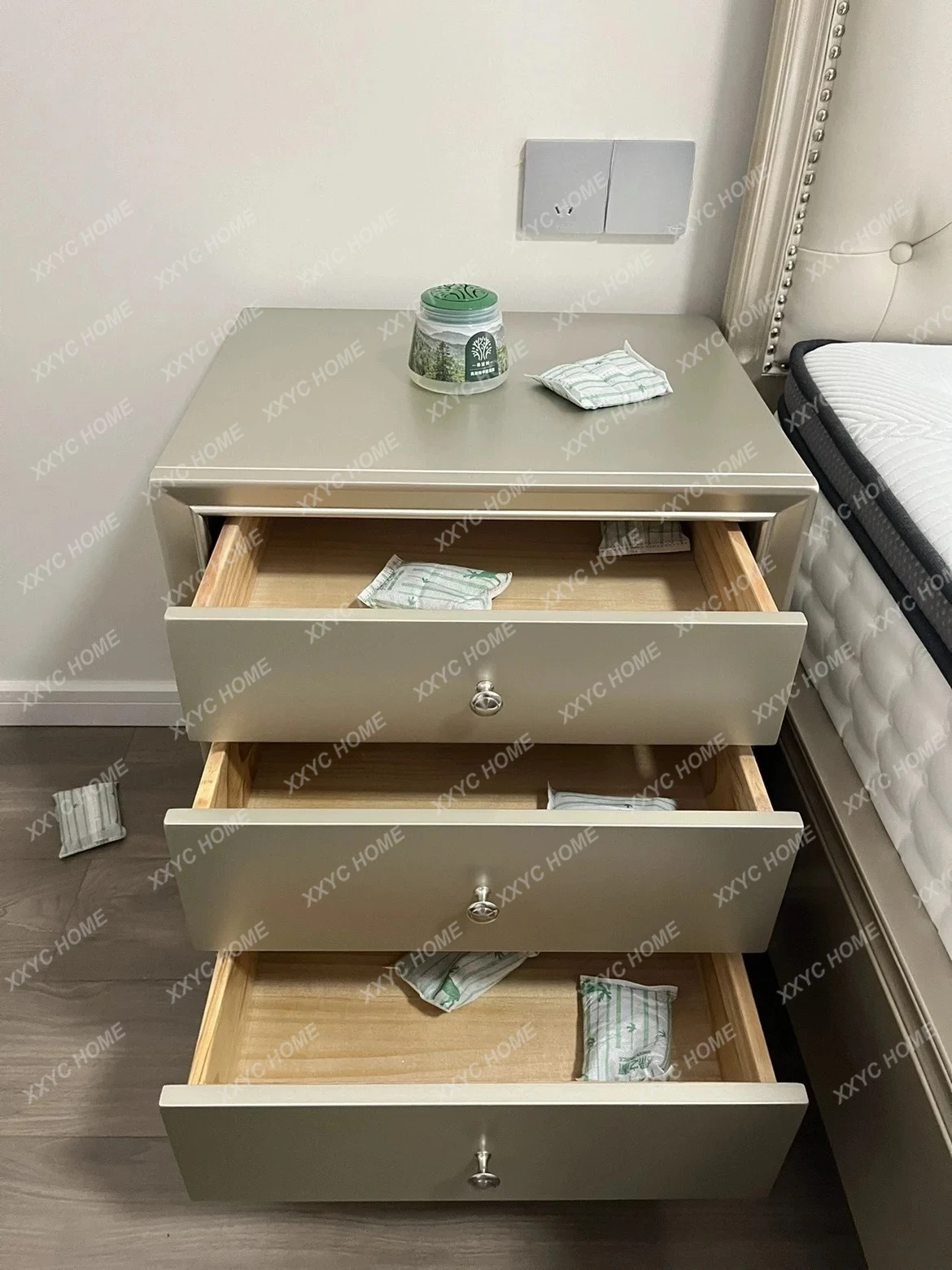 

LCherry wood modern simple bedside table Small apartment solid wood minimalist storage light luxury bedside table