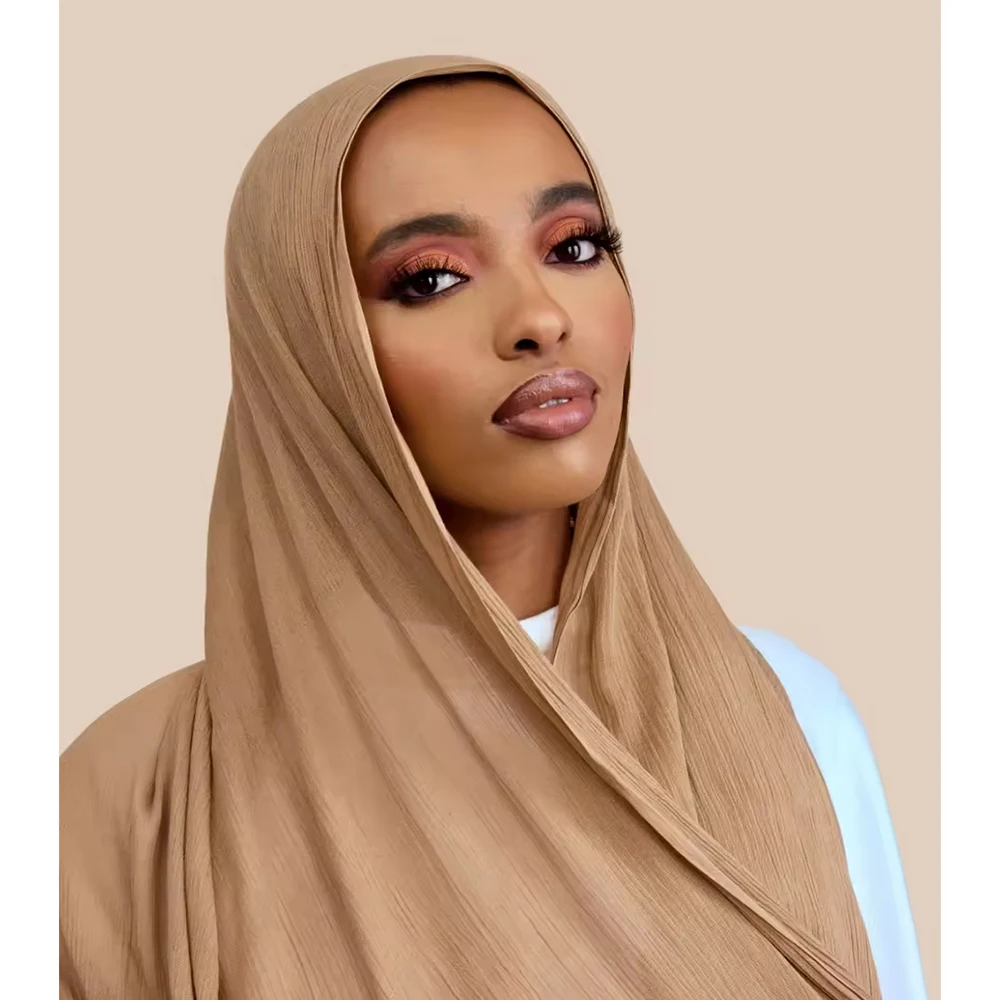 Écharpe musulmane plissée en rayonne pour femme, châle hijab, foulard solide, enveloppé dans un grand foulard islamique régulier, vente chaude