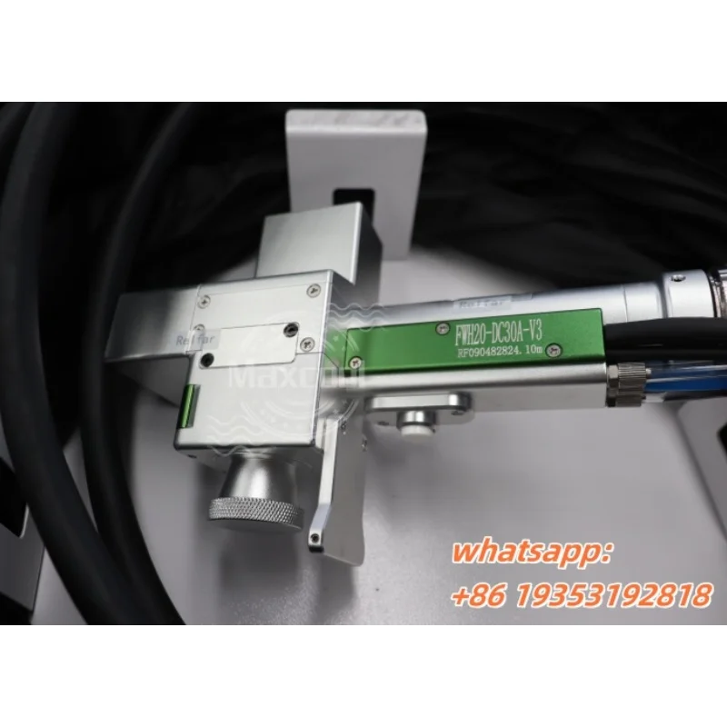 

Laser Cleaning Machine with Relfar Double Wobble Laser Clean Head Fiber Optic Rust Removal Portable CW Cleaner Machine 2000W 3KW