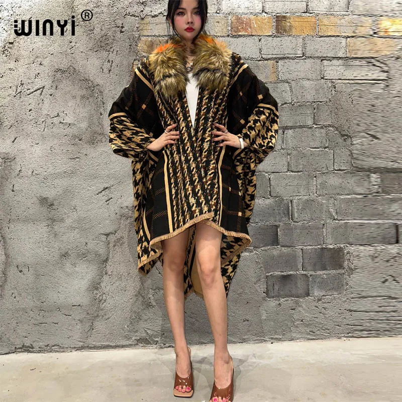 

WINYI Winter Fur collar cloak High Quality Christmas poncho Thick Warm Female coat poncho women luxury down coats fashion cape