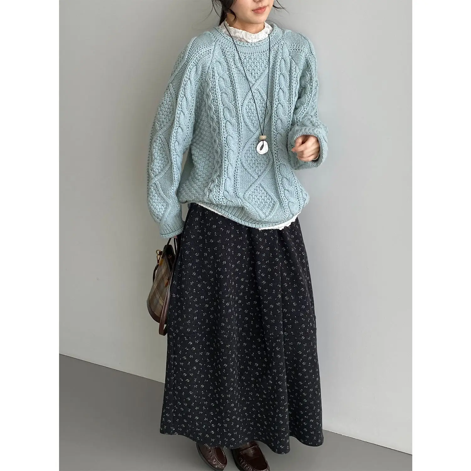 

Korean Retro Artistic Round Neck Cable Knit Sweater For Women Loose Lazy Style Thickened Rolled Edge Top