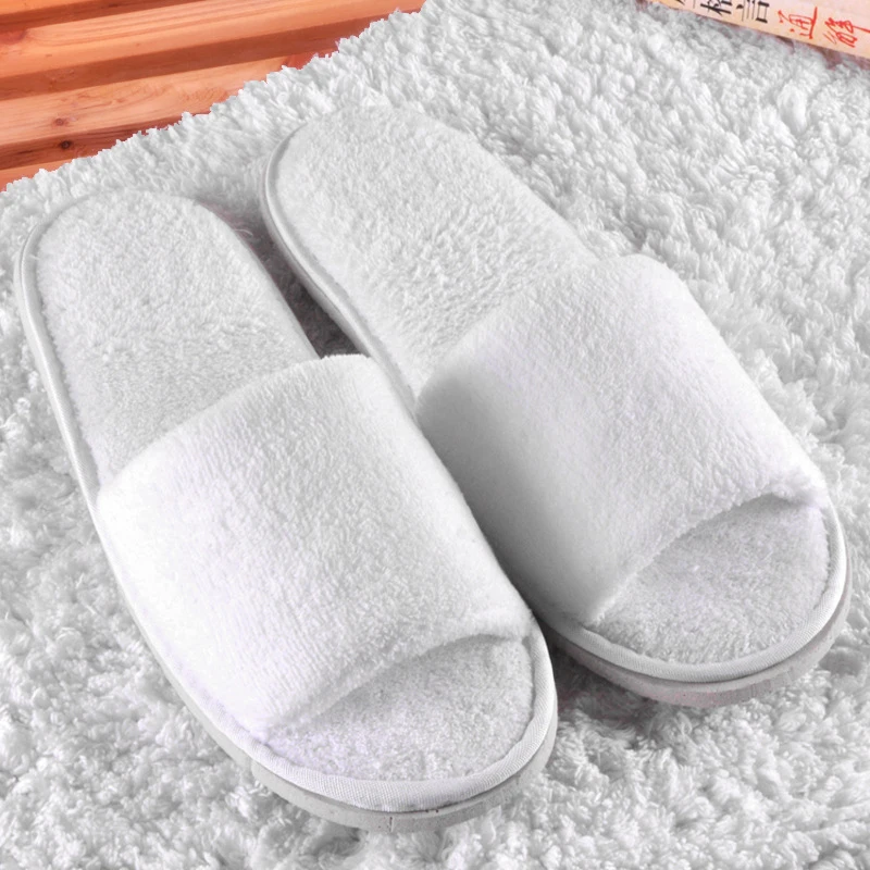 1 Pair Coral Fleece Thick Sole Indoor Slippers For Women Men Hotel Travel Half Pack Fluffy Slippers Guest Family Slippers