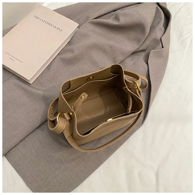 Elegant Shoulder Bag 2025 New for Women, Luxury Soft Touch Crossbody Purse, Fashionable Cloud-like Bucket for All Occasions