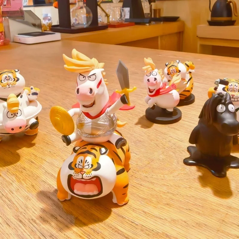 

Официальная коллекционная фигурка Funism I'm Not A Fat Tiger из серии Blind Box Ma Ma Fu Fu, Год Лошади, Новый подарок к Весеннему фестивалю