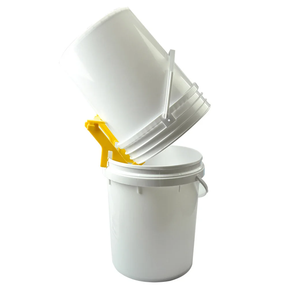 

2Pcs Honey Bucket Holder High Quality Plastic Rack Practical Beekeeper Tool Safe Harvesting Beekeeper Tools Honey Bucket Bracket