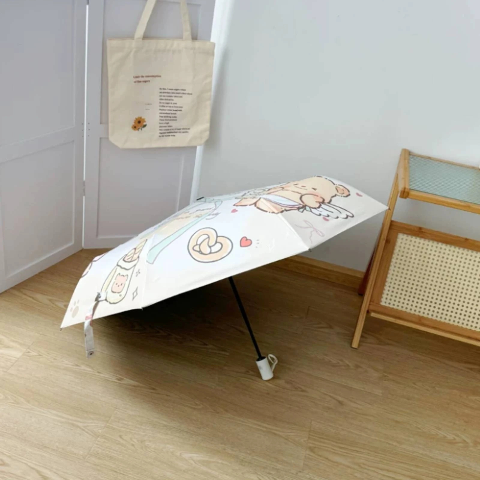 

Three-fold Folding Umbrella Compact Travel Gear Cartoon Design Printed Umbrella with Matching Sleeve for Daily Use