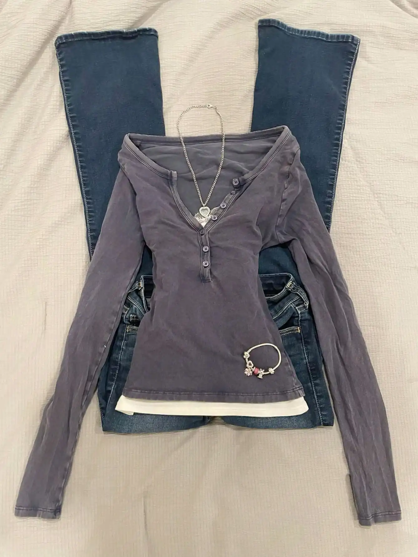 

Женский приталенный топ-хенли с длинными рукавами, эффектом многослойности и пуговицами