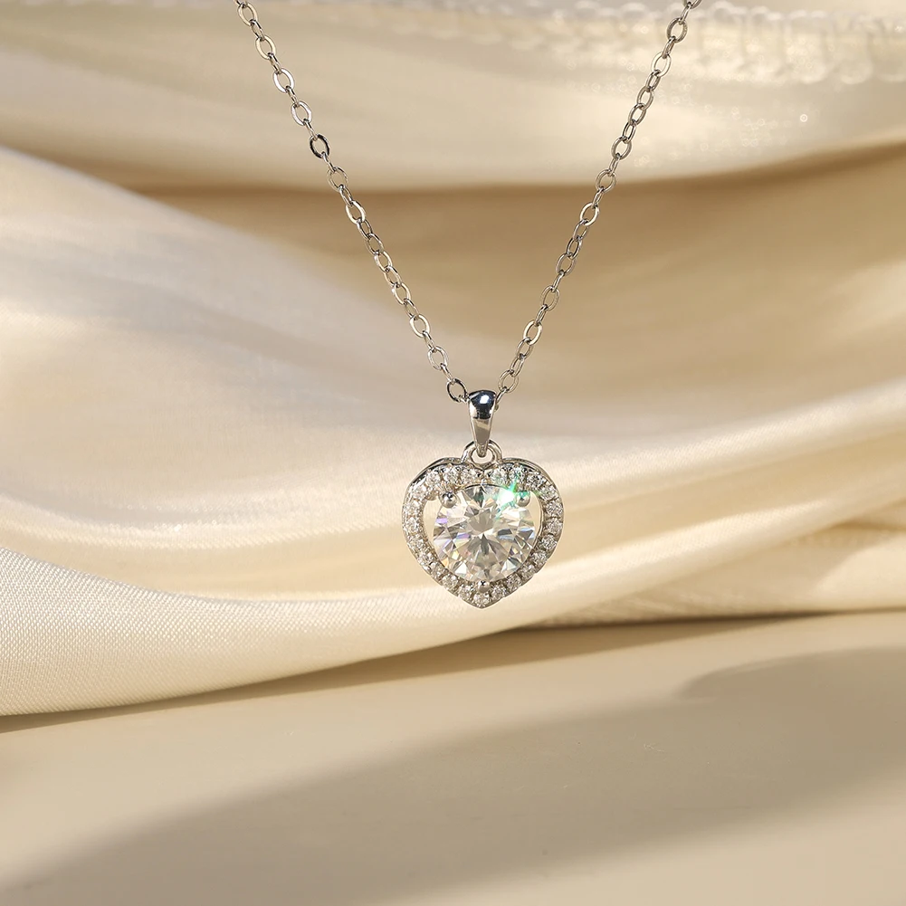 Romantic Heart Shape 925 Sterling Silver Rhodium Plated D Color VVS Moissanite Diamand Necklace Pendant For Women Daily Wear