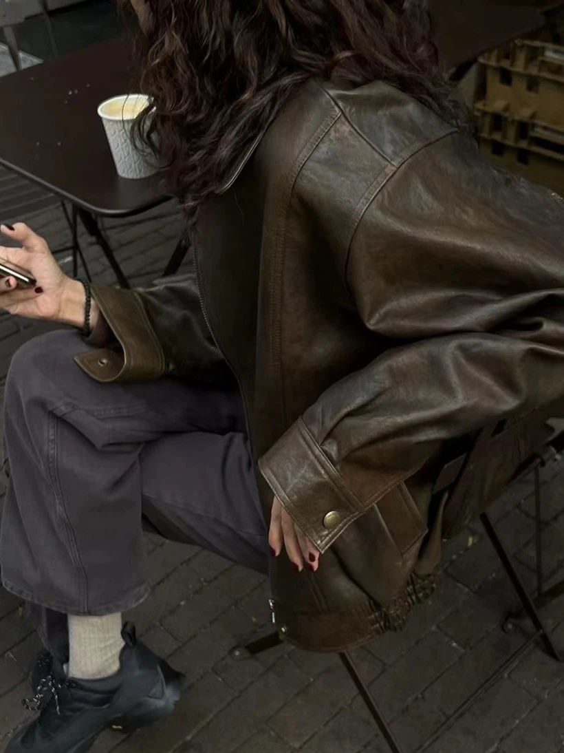 

Шикарное байкерское джато в стиле ретро, женское свободное пальто из искусственной кожи в Гонконге, модная длинная верхняя одежда с воротником-молнией све