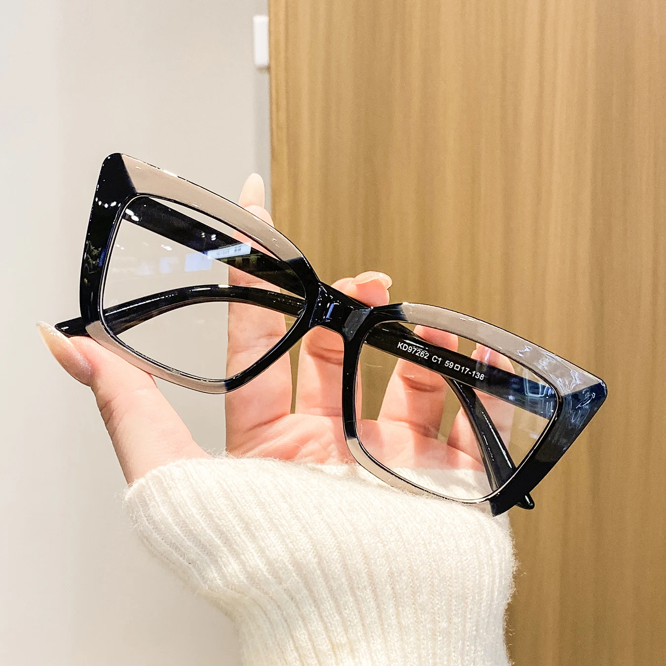 1 Pair of Women's Full-Frame Color-Blocked Cat-Eye Rectangular Decorative Glasses, Stylish and Elegant, Casual and Fashionable, Make the Face Look Smaller, Suitable for Daily Commuting, Leisure, Shopping, and Friends'