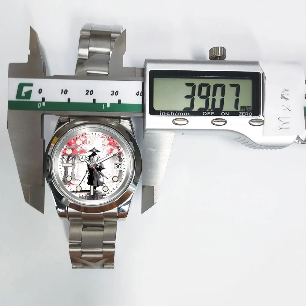 Orologio da uomo creativo stampato a colori da 39 mm Orologio cinese NH35 con movimento meccanico automatico in vetro zaffiro in acciaio inossidabile