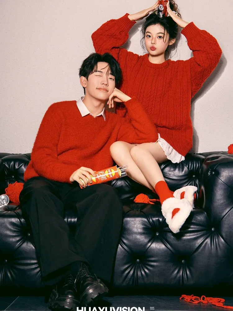 

Красный свитер для пары в домашнем расслабленном стиле, для фотосессий, осенне-зимняя новинка, корейский дизайн, для студии