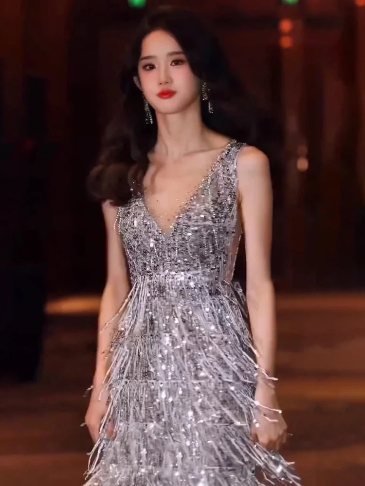 

Серебряное вечернее платье женское, новинка 2024 года, класса люкс, для банкетов и торжеств, блестящее, длинное, роскошное, элегантное, высокого качества