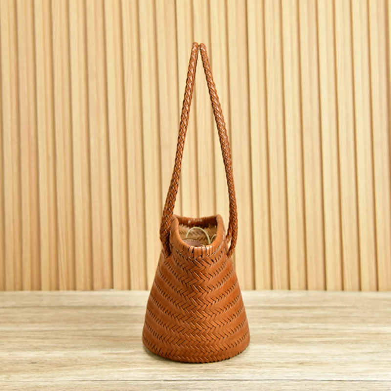 Head Layer cowhide Braided One Shoulder bucket Bag Vintage leather Handmade Vegetable Basket Bag Travel Beach Tote Bag