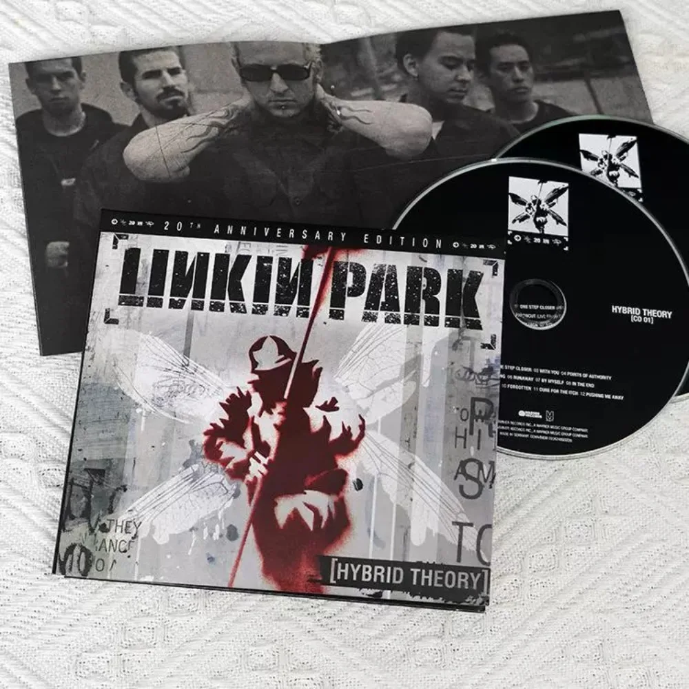 مجموعة أقراص مضغوطة للذكرى العشرين من Linkin Park Hybrid Theory مع "معك" - كلاسيكيات Nu-Metal المميزة للمعجبين