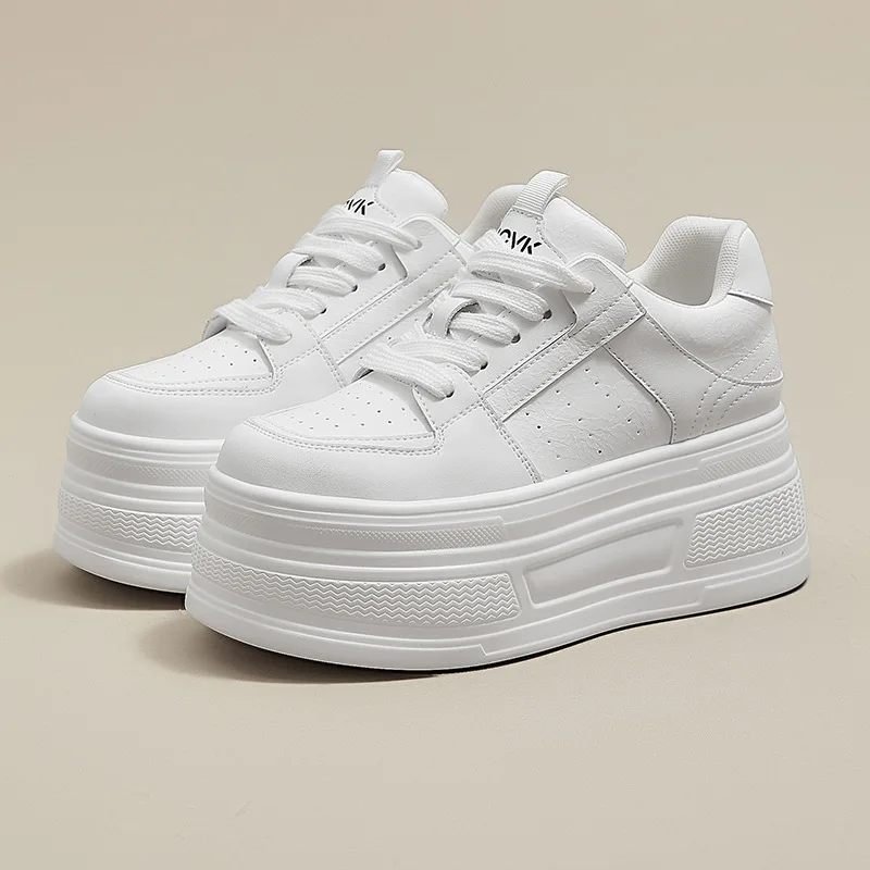 Sponge cake thick sole with raised round toe white shoes for women spring 2025 new sports style casual shoes for women