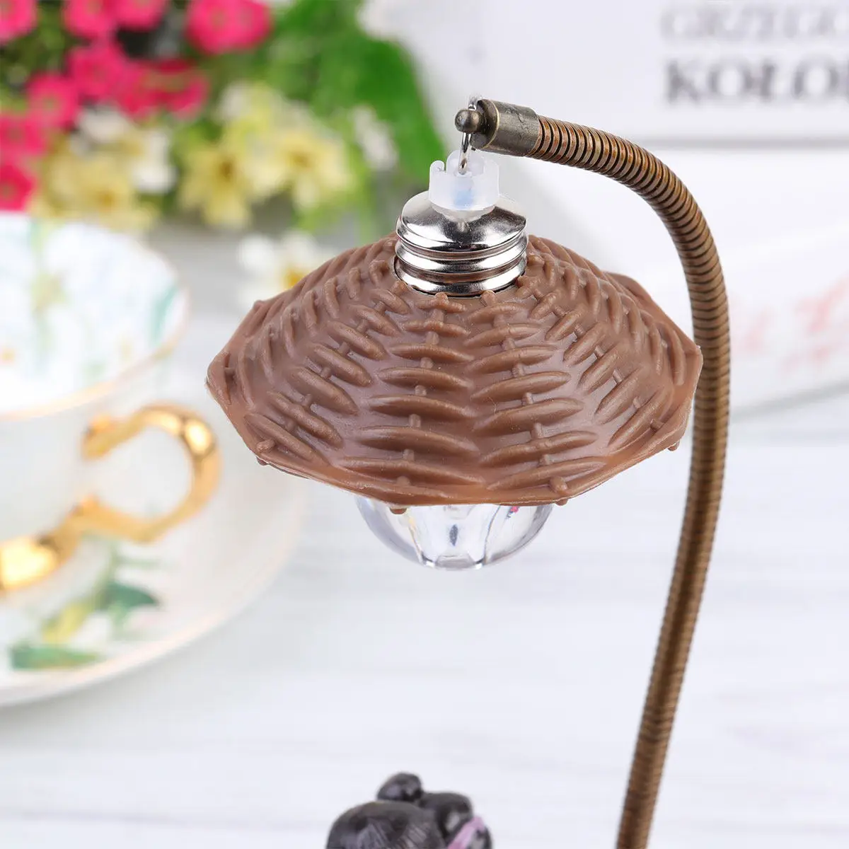 Couple Night Light Exquisite Art Lamp Pink Clothing Decorative Bedside Light Romantic Bedroom Desk Ornament Gift for Women Girls