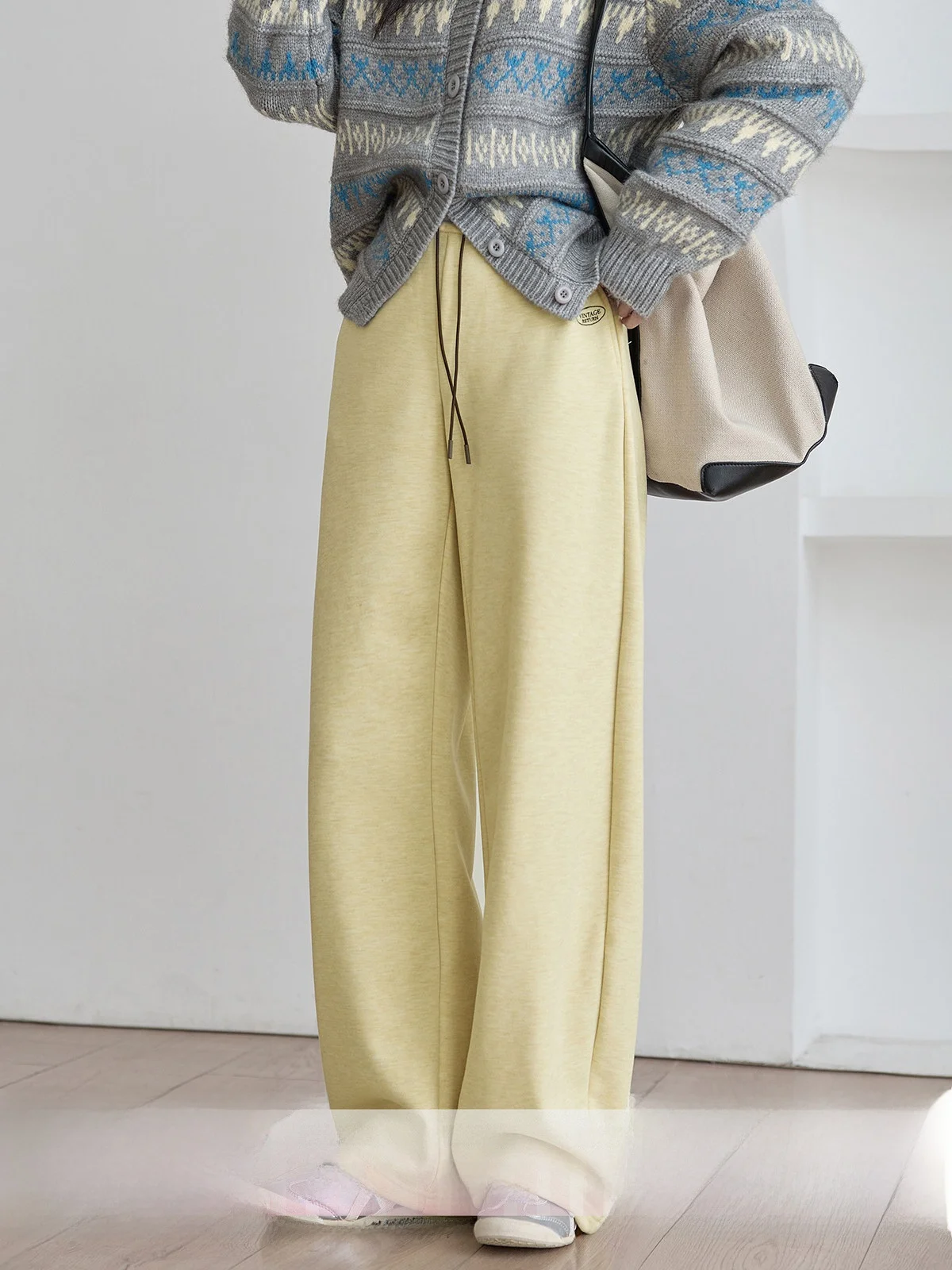 

High Waist Fleece Lined Yellow Casual Pants Women's Belted Drawstring Spring 2026 New Style Versatile Comfortable Sporty Trou...