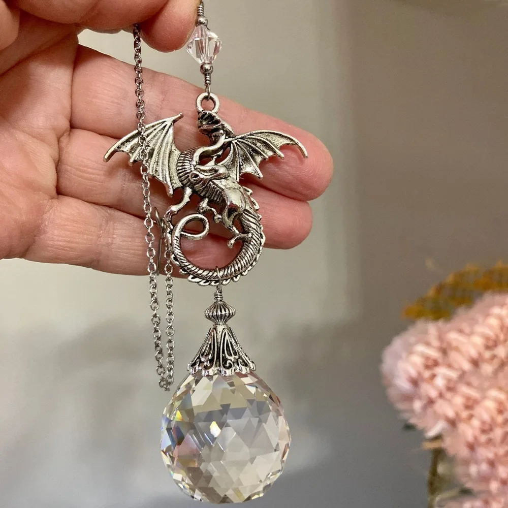 Vintage Flying Dragon Crystal Suncatcher Pendant Rainbow Prism Bead Hanging Car Rearview Mirror Window Gothic Home Decor Gifts