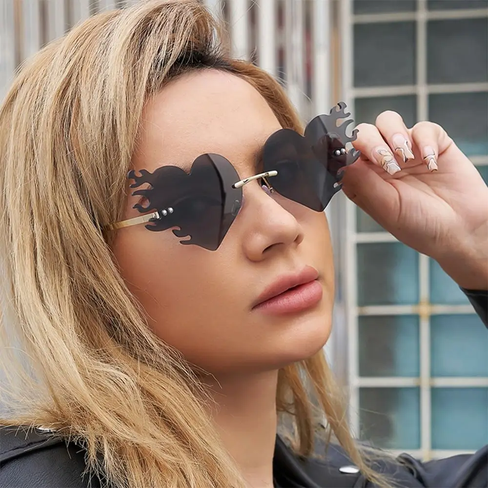 Heart Sunglasses for Women Trendy Rimless Flame Sunglasses UV400 Protection Unique Heart Glasses Party Favor Costume Accessories