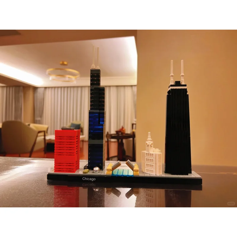 

444Pcs Creative Model Street Scene Ornaments Chicago Skyline Boy and Girl Assembly Building Blocks Toy Birthday Gift