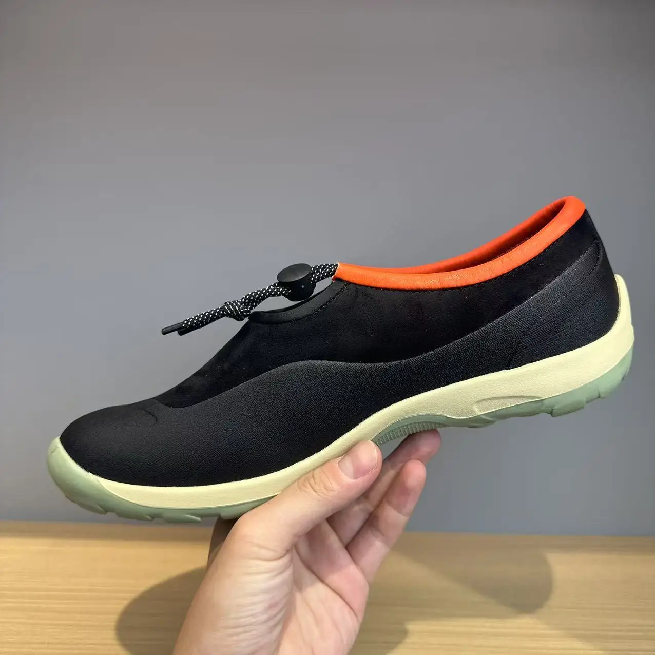 men's-slip-on-casual-oes-outdoor-hiking-running-flat-bot-barefoot-one-touch-dopane-sports-oes-comfortable-sneakers