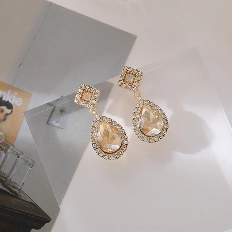 Vintage Waterdrop Champagne Crystal Rhinestone Clip on Earrings for Women No Piercing Femininity Wedding Party Jewelry Gift
