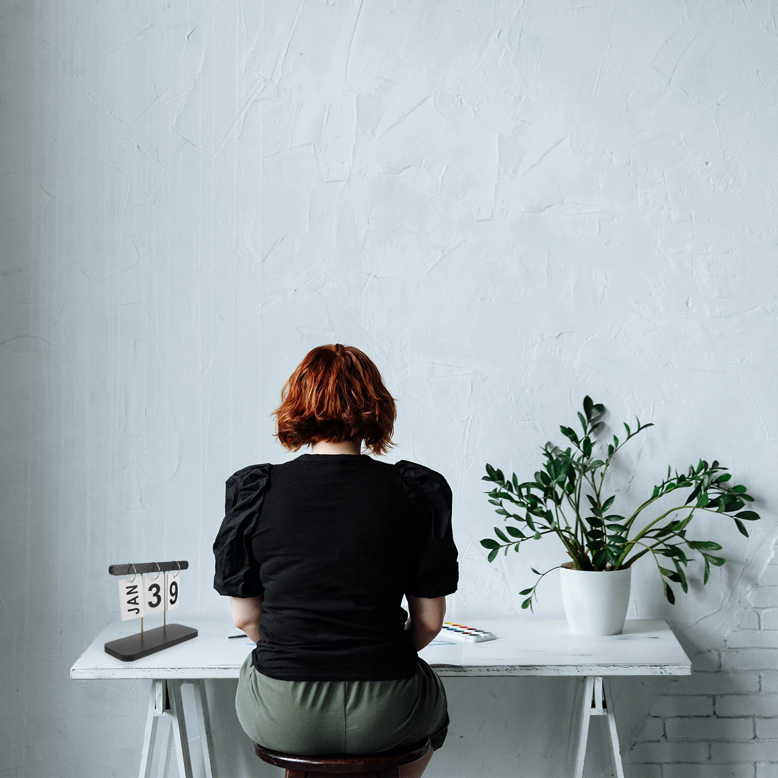 

Desk Calendar Perpetual Wooden Base with Coil Ring Flip Design Rustic Style for Office Classroom Desktop Decor