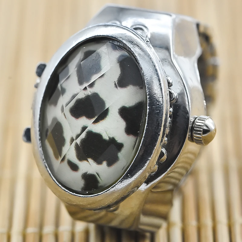 New Gem Flower Clamshell White Dial Can See The Time Finger Watch Casual Fashion Ring Watch