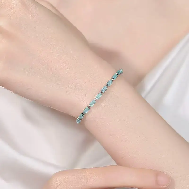 Handgefertigtes Zirkonia-Armband S925 Minimalistisches Luxus-Accessoire in Bunten Rechteckigen Formen Neu – Detail 2