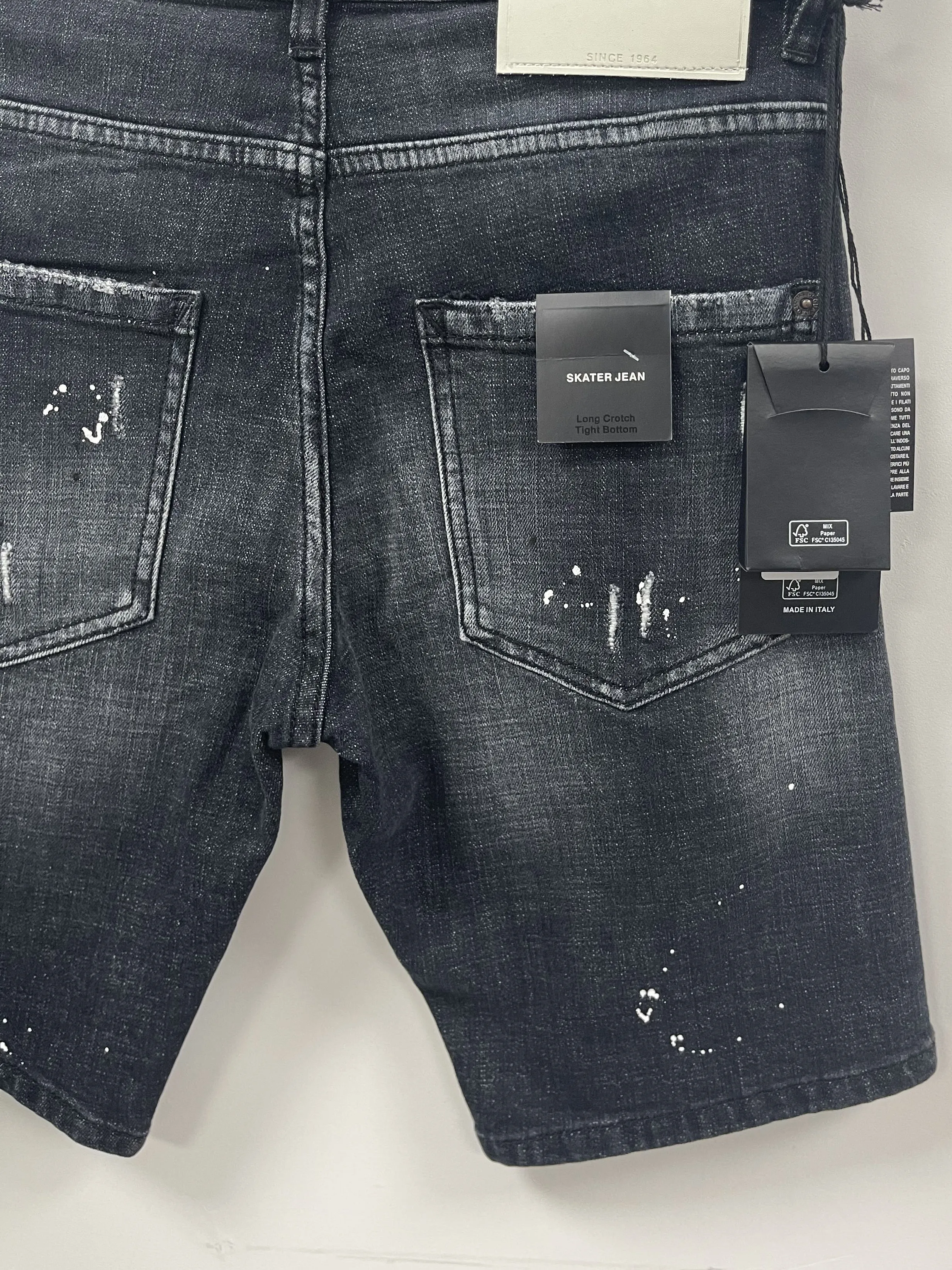 2024 Spring/Summer New D2 Jeans Trendy Men's Water Washed, Scratched, Patched, Painted, Slimming, Micro Elastic Denim Shorts for