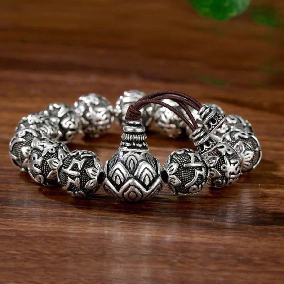 Tibetan Ethnic Ancient Silver Color Buddha Beaded Bracelet for Men Women Om Mani Padme Hum Lotus Shape Vintage Jewelry Wholesale