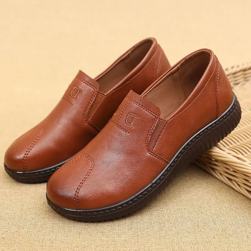 

Женская кожаная обувь для мам, удобные весенне-летние черные лоферы, женские туфли для мам на мягкой подошве, туфли на плоской подошве для ленивых