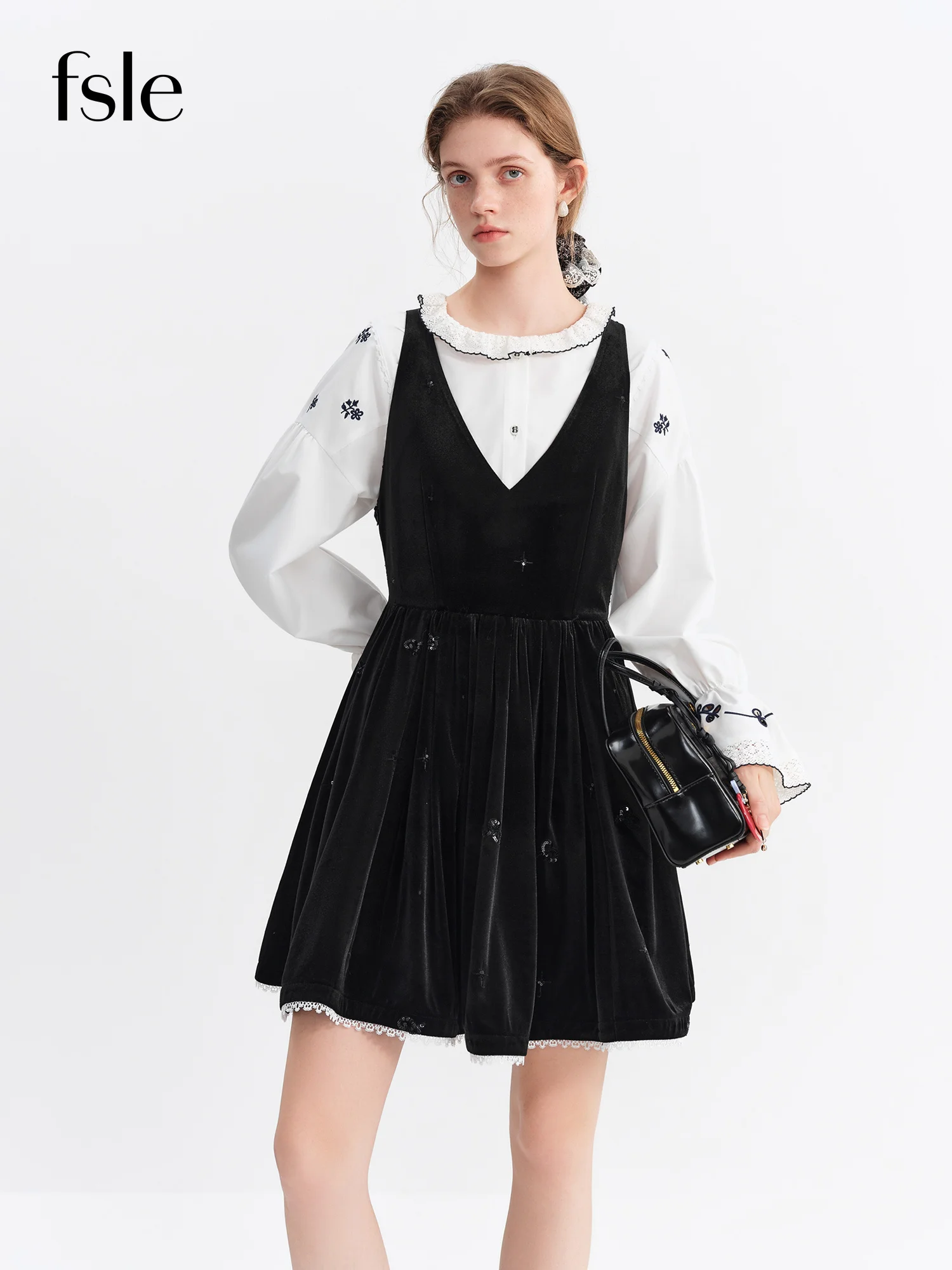 فستان FSLE براقة من المخمل مزين بالترتر للنساء لخريف وشتاء 2025 فساتين قصيرة جديدة رائعة على شكل حرف a على الطراز الفرنسي الأنيق #1