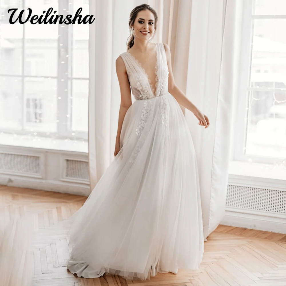 

Fashion Woman Wedding Dress Sexy Deep V Neck Sleeveless Appliques Tulle Bridal Backless Sweep Train High Quality