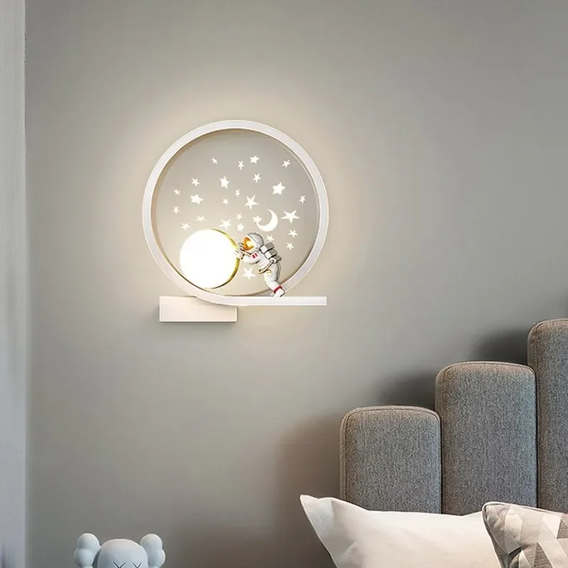 Modern LED Wall Lamp Iron Acrylic Astronaut Children\'s Room Decor Indoor Fixtures Lustre Study Living Rooms Bedroom Wall Sconces