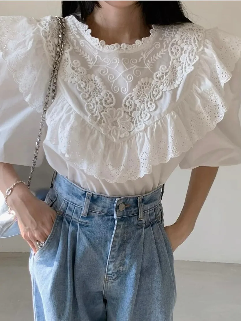 

Korean Style Lace Patchwork Bubble Sleeve round Neck Short Sleeve Shirt Women's White Blouse Zipper Back Design Fashionable A...