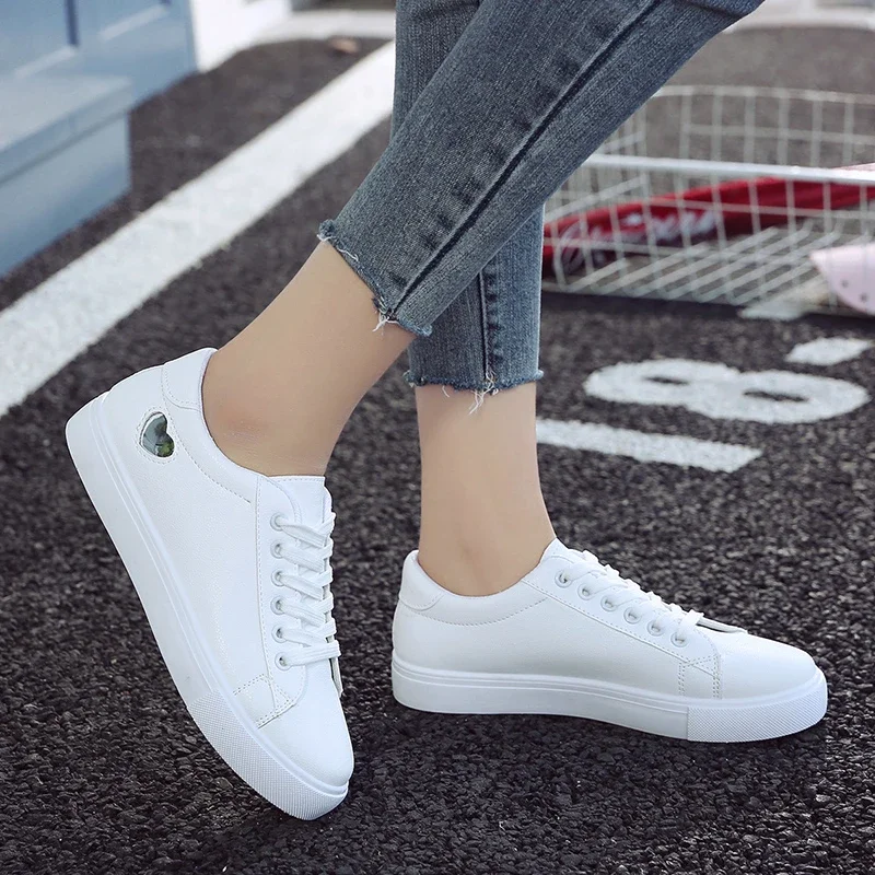 Spring  Autumn Woman Shoes Fashion New Woman PU Leather Shoes Ladies Breathable Cute Heart Flats Casual Shoes White Sneaker