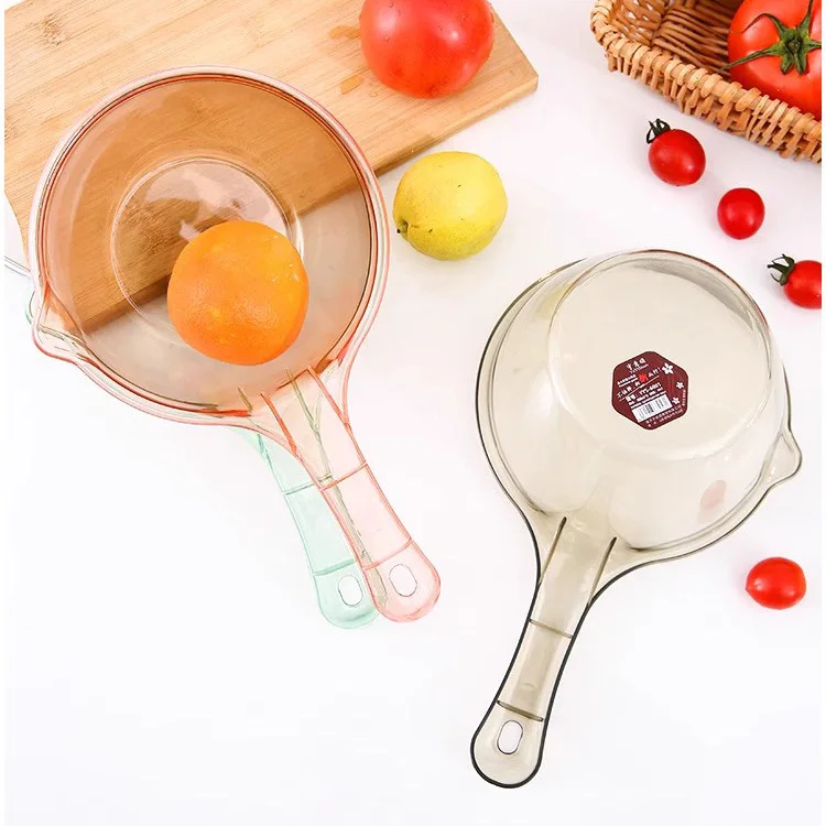 1Pcs Thickened Transparent Plastic Water Ladle Scoop Spout Design Creative Household Water Dipper For Kitchen Baby Bathing