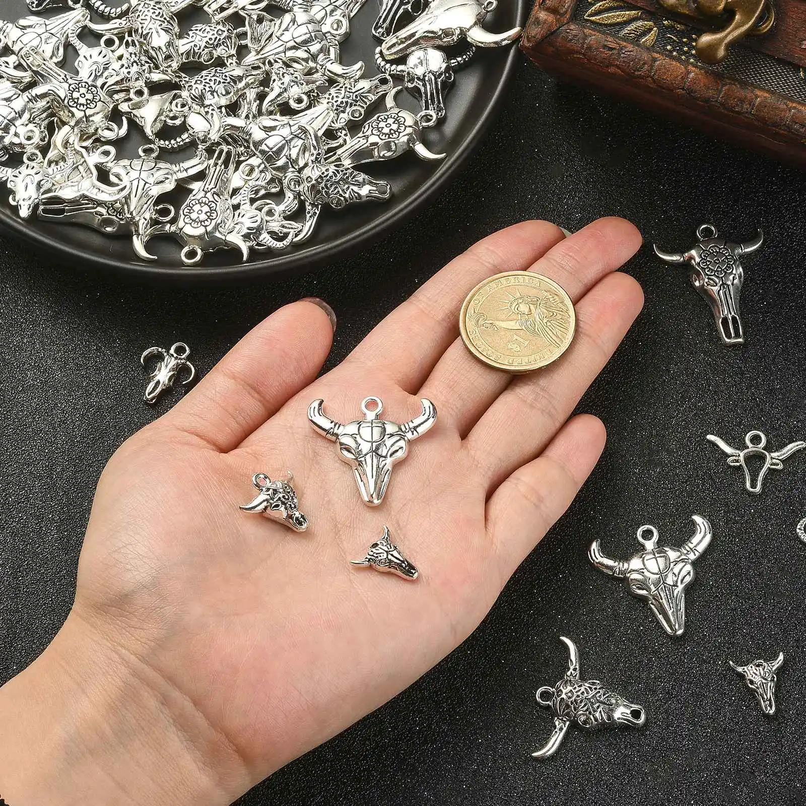 PandaHall 00 Stück 10 Stile Antik-Silber Kuh-Anhänger Western Rinderkopf-Charms für Schmuckherstellung – Detail 4