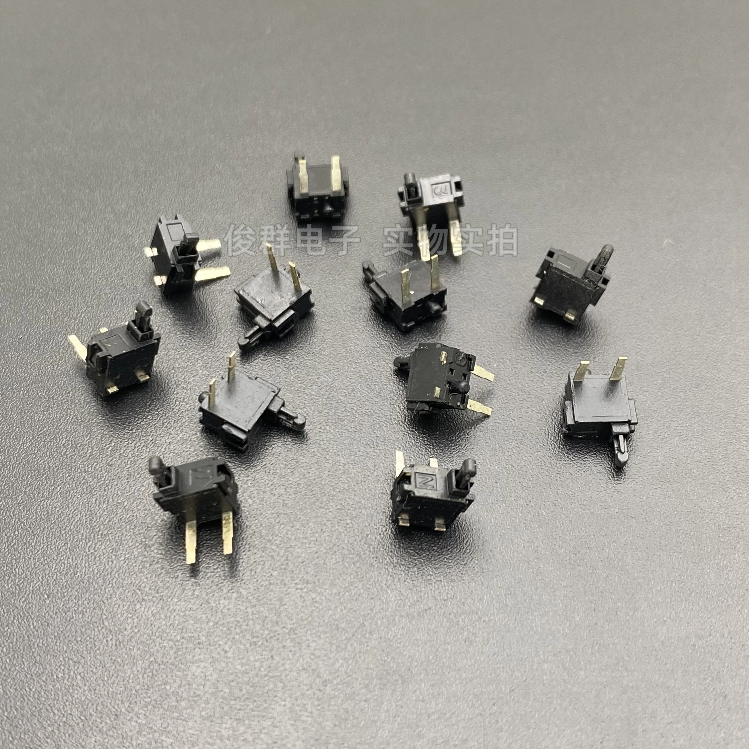 50pcs/imported Japan detection switch micro reset stroke limit detection game machine flash door sensor two-pin side plug