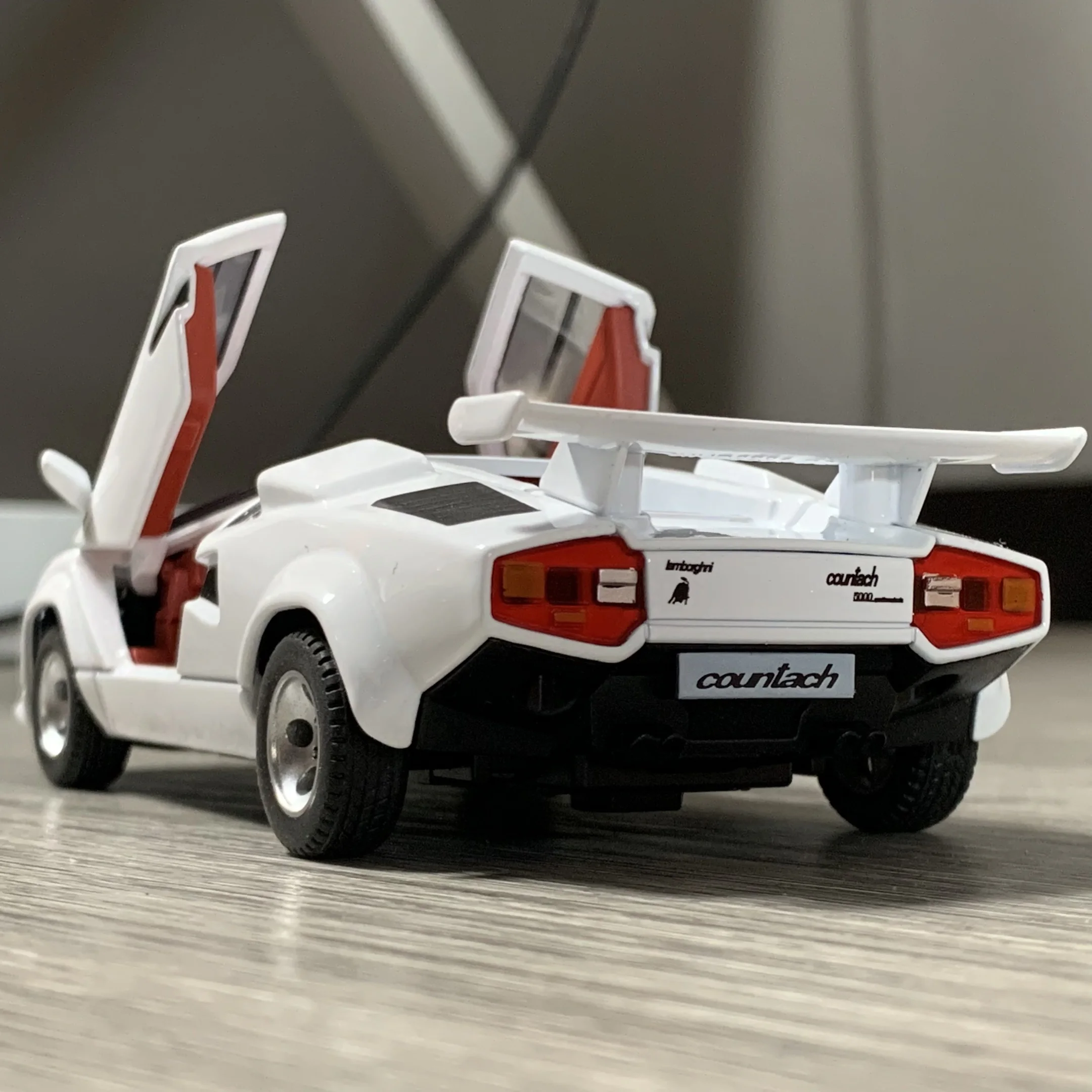 1:32 Lamborghini Countach LP500S Diecast Model Toy Cars for